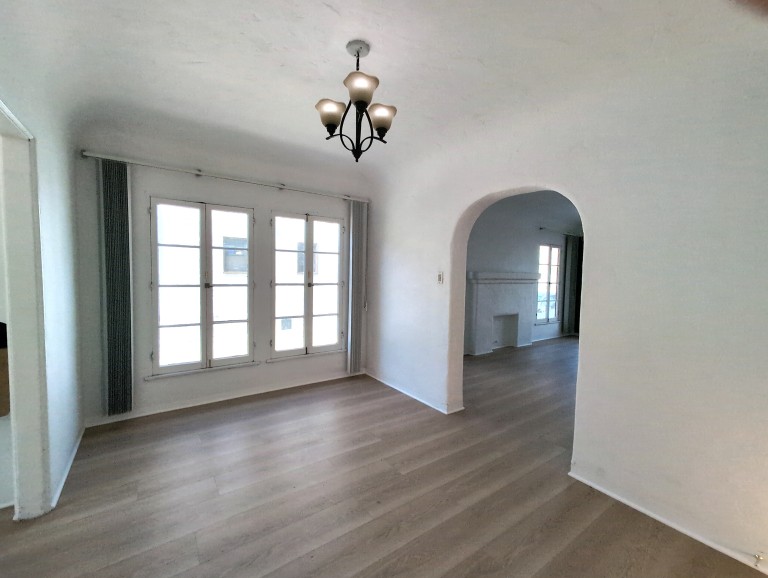 b-dining-room1.jpg